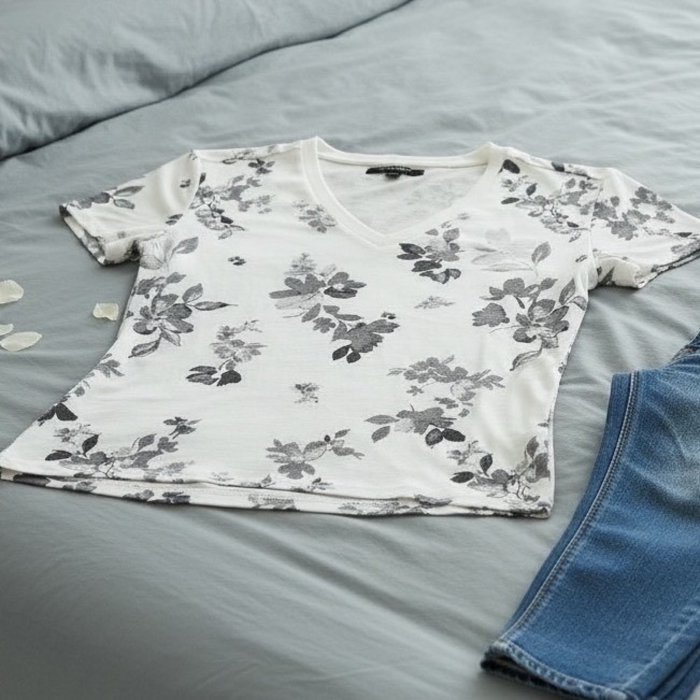 TORRID "Tea Floral" Heritage Slub V-Neck Relaxed Tee NWT Size 4X - Picture 13 of 13